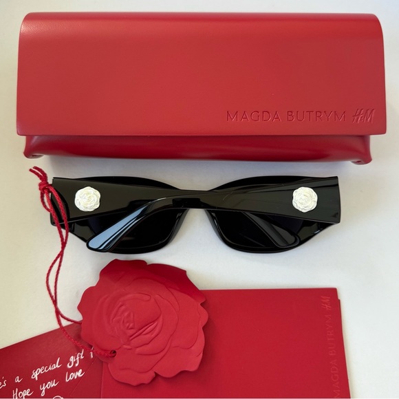 Magda Butrym x H&M Oval Black Sunglasses with Rose Motif. New, never used. - Picture 15 of 15